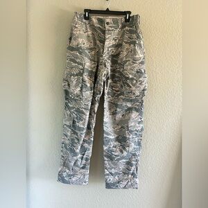 Air Force Cargo Pants Trouser Men's Utility Camo Size 34R. Nearly New Condition